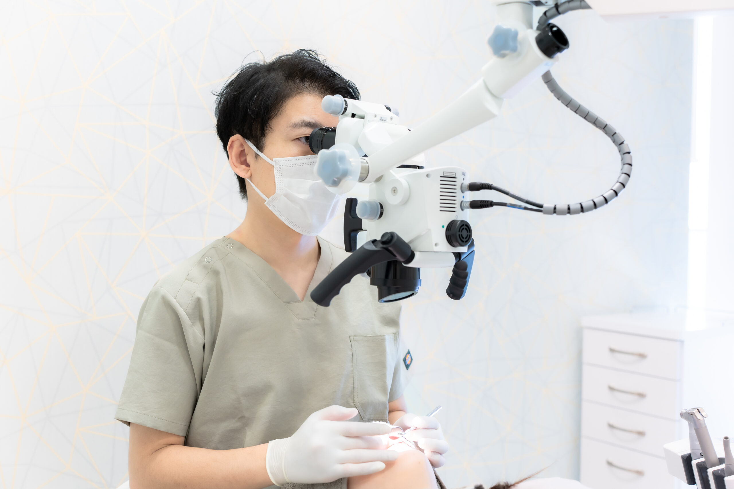 マイクロスコープを使った精密治療